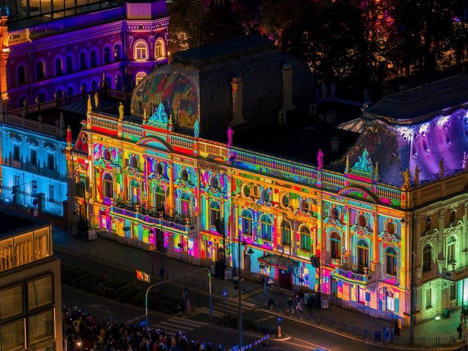 Łódź. Po prostu magia! Pałac Poznańskich zachwyca na Light Move Festival 2025