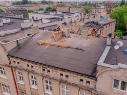 Remonty dachów w Łodzi! Kamienice z nowym zadaszeniem