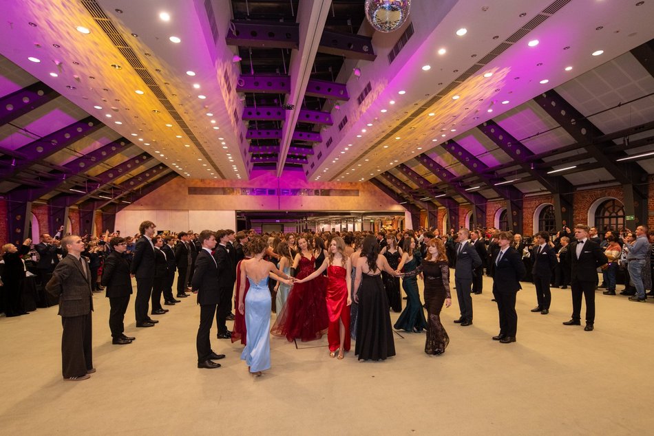 Łódź. Studniówka I LO w Łodzi