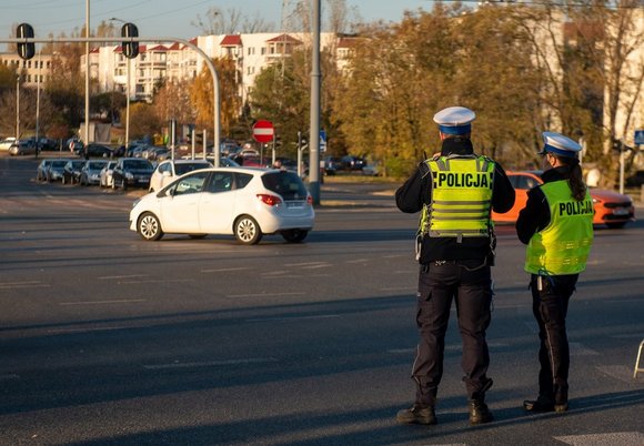 Łódź. Zmiany w przepisach drogowych. Co musisz wiedzieć przed wyjazdem w trasę i na ulice Łodzi?
