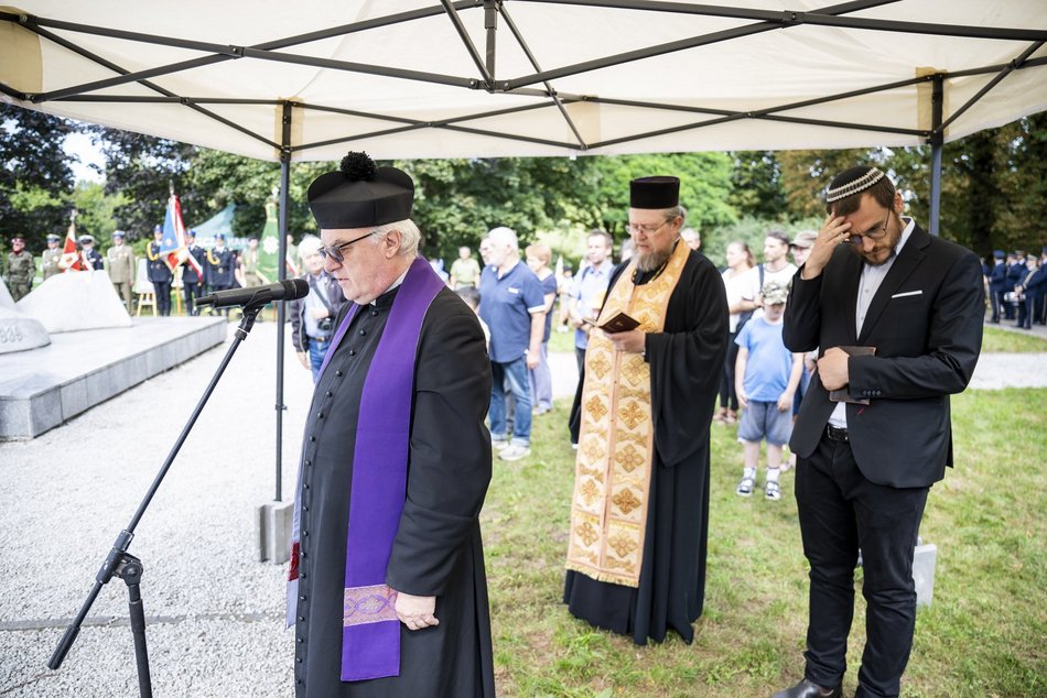 Piknik militarny w parku Helenów