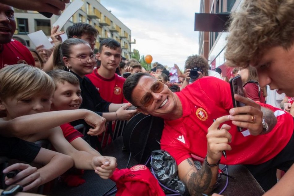 Widzew Łódź zaprezentował się w nowych strojach