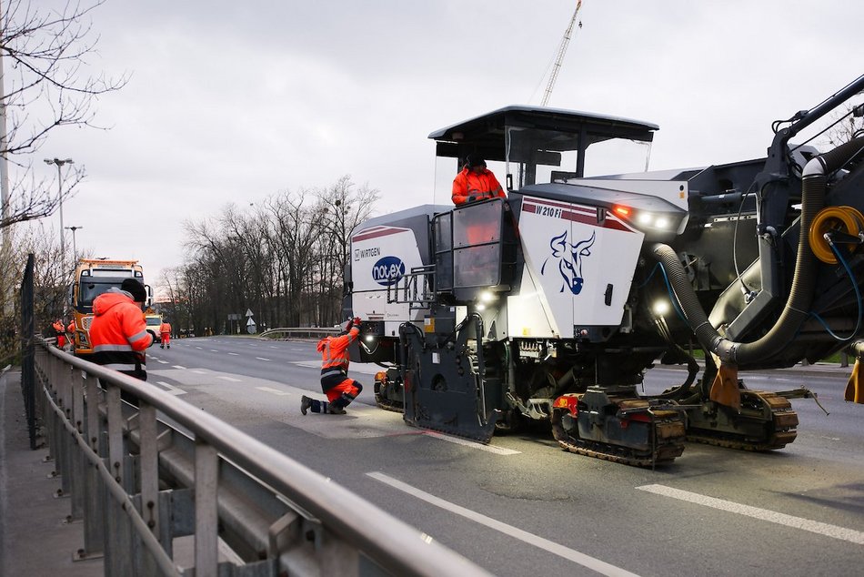Łódź. Wymiana asfaltu na Bandurskiego