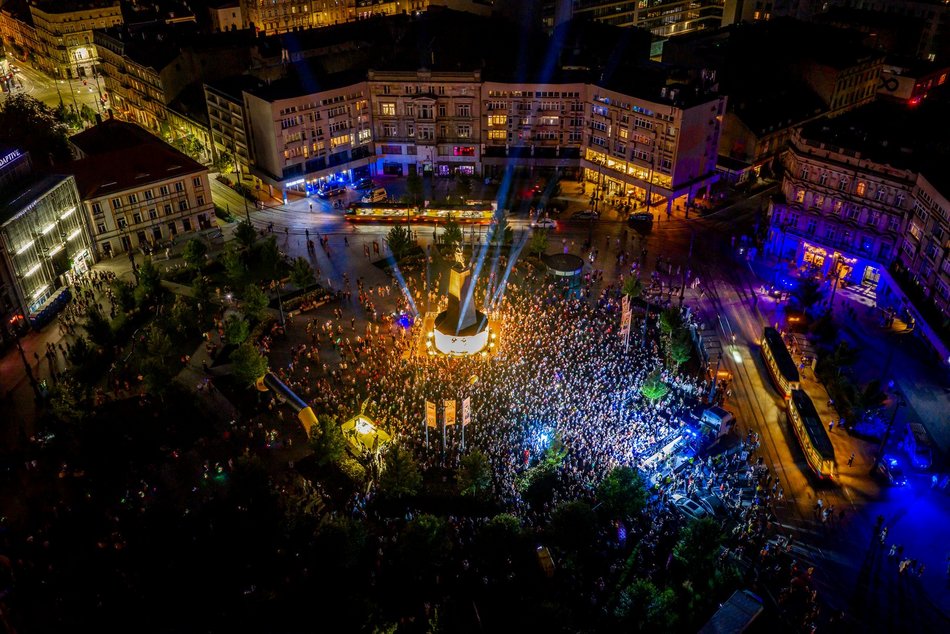 Łódź. Parada Wolności 2025 w Łodzi z lotu ptaka. Te zdjęcia zapierają dech!