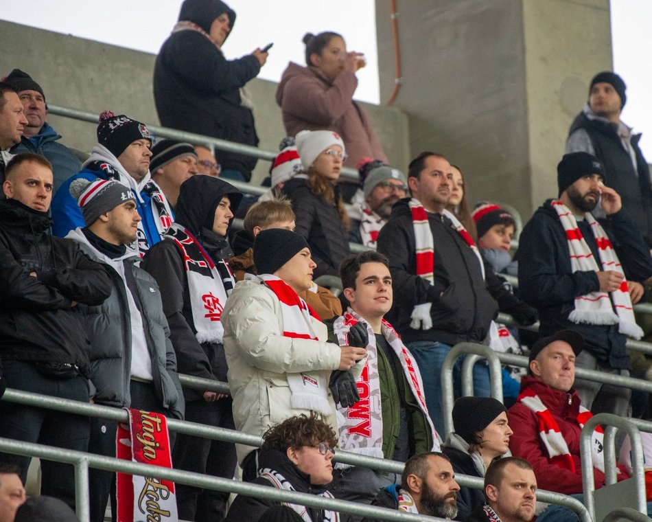 Kibice ŁKS Łódź na meczu z Rakowem Częstochowa