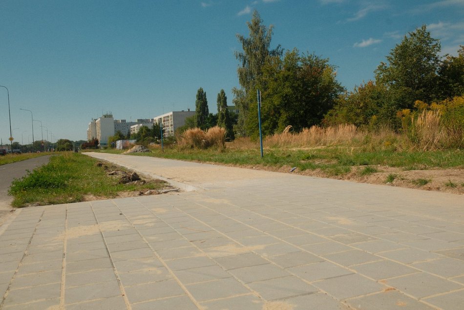 Łódź. Nowy i równy chodnik na Hetmańskiej w Łodzi. Prace dobiegają końca!