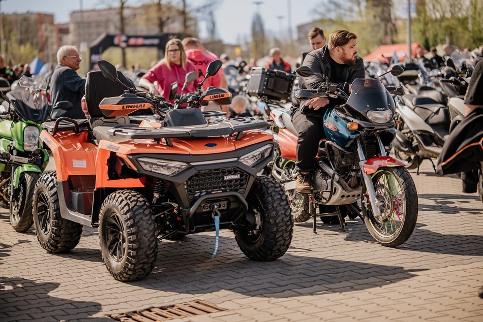 Łódź. Motocykliści opanowali Łódź! Otwarcie sezonu pod Atlas Areną i parada przez miasto