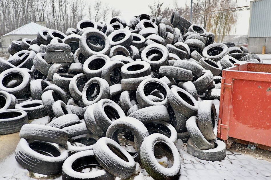 Łódź. Gdzie w Łodzi oddać zużyte opony? W tych miejscach przyjmą je za darmo!