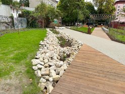 Łódź, skwer Kunki, sucha rzeka