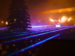 pokaz laserów w centrum handlowym