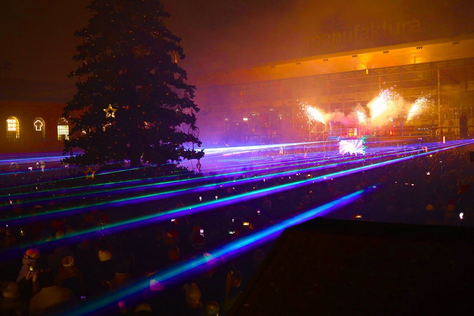 pokaz laserów w centrum handlowym