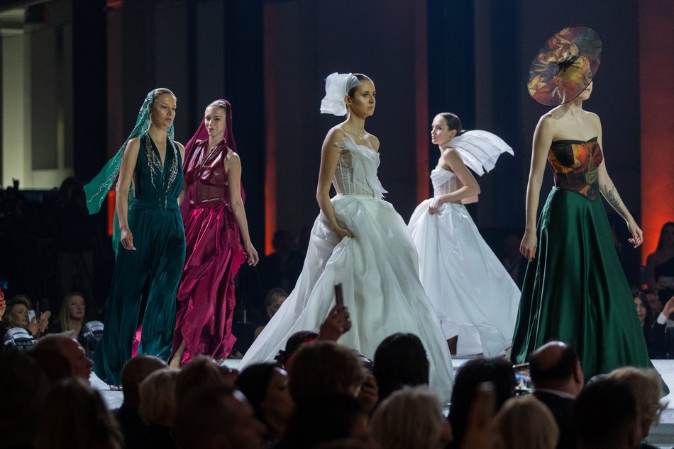 Moda, sztuka i dobre serca. Nadchodzi gala „poMocni w Modzie by Plesiak” w Łodzi