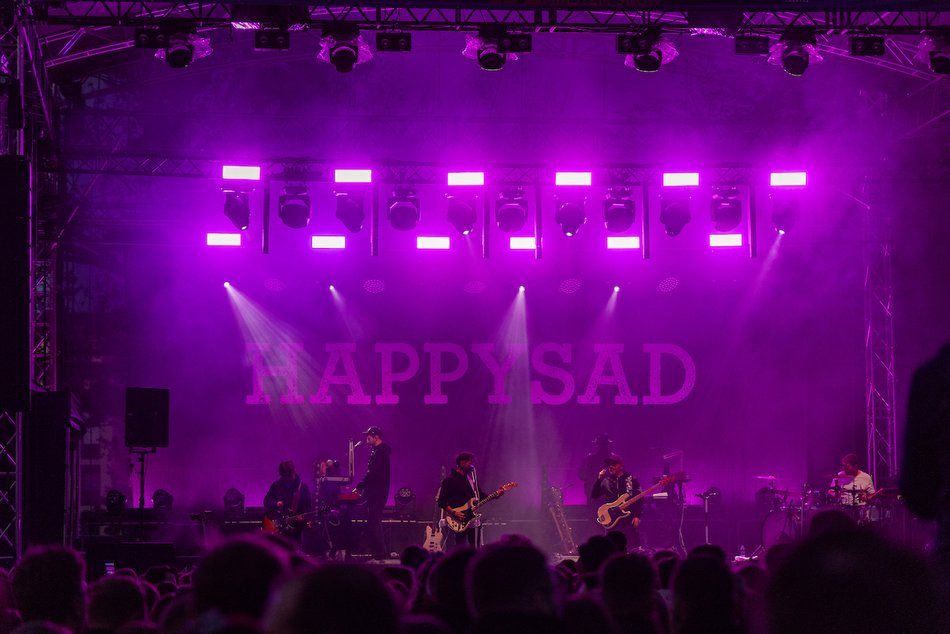 Łódź. Juwenalia 2025 w Łodzi. Tymek i Happysad zagrali na Lumumbowie!