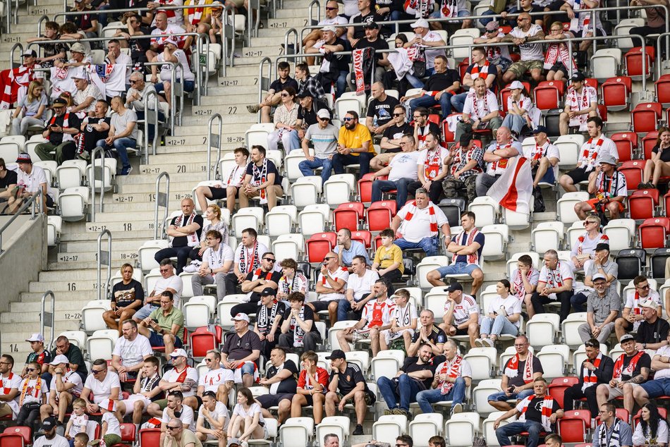 Kibice na meczu ŁKS Łódź z GKS Tychy. Odnajdź się w naszej galerii