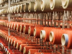 Łódź. Dywilan działa w Łodzi od 130 lat. Firma tworzy dywany i... murawy dla piłkarskich gigantów!