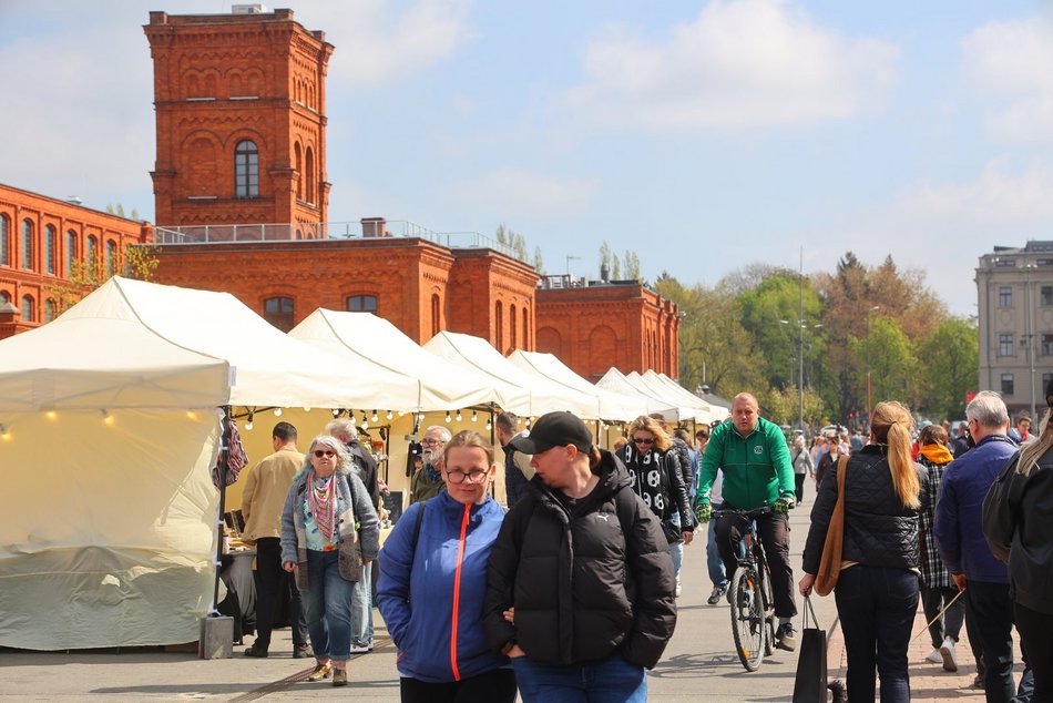 Łódź. Niedziela na targach rękodzieła w Manufakturze