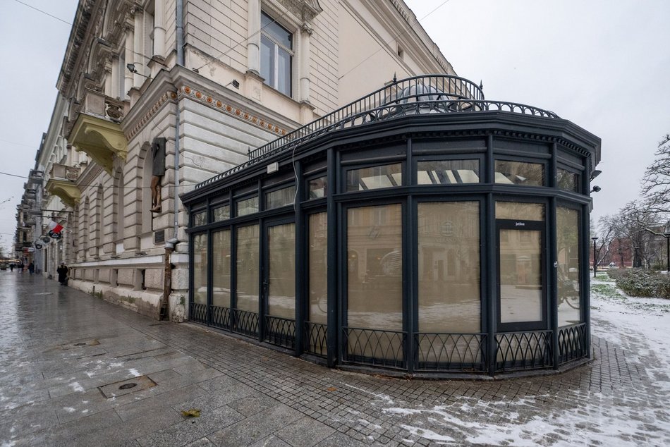 Łódź. Piotrkowska 77 w Łodzi. Kamienica na sprzedaż. Wnętrza i z zewnątrz