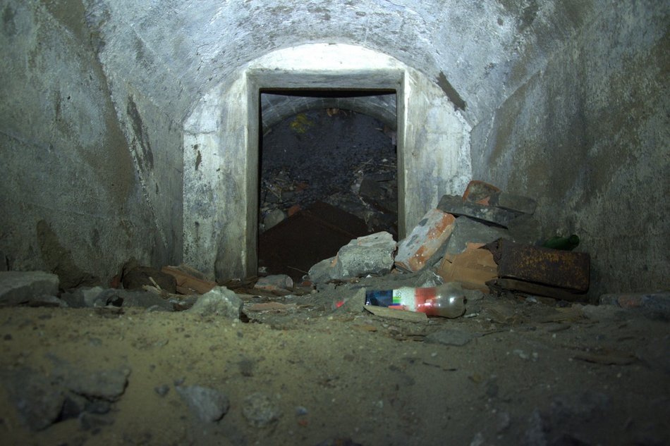 Łódź. Schron z II wojny światowej odnaleziony w Łodzi. Gazoszczelne drzwi, komory i więcej