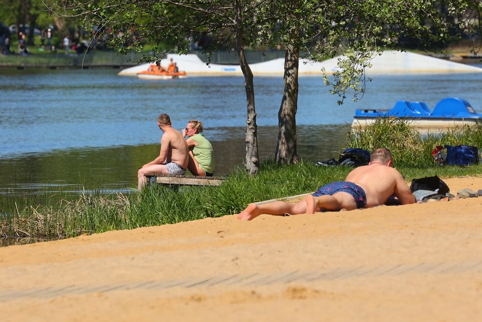 Łódź. Majówka na Stawach Stefańskiego w Łodzi. Słowiańska wioska, rowery wodne i grillowanie