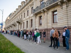 Zwiedzający podczas Nocy Muzeów 2023 w Łodzi