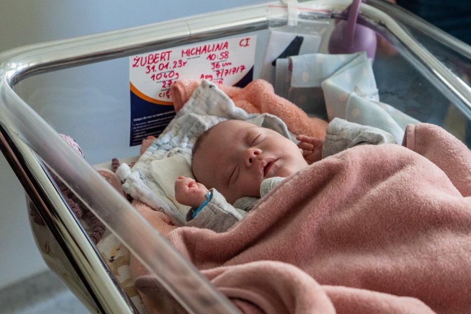 Dwoje z czworaczków nabiera jeszcze sił w Matce Polce