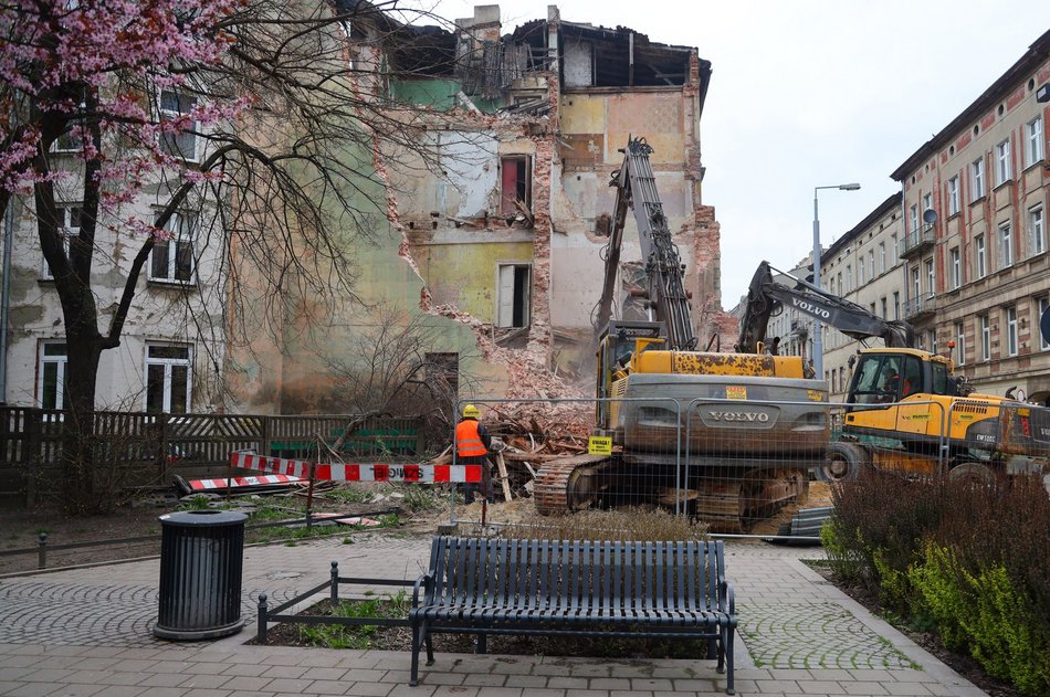 Od kwietnia do września w Łodzi wyburzonych ma zostać niemal 50 budynków