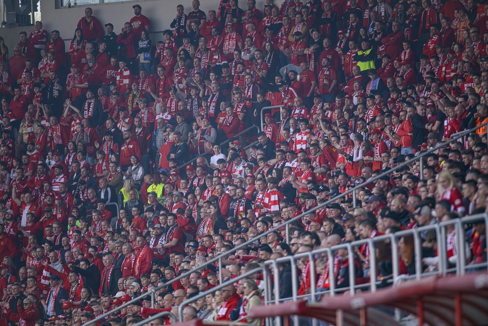 Kibice na meczu ŁKS Łódź z GKS Tychy. Odnajdź się w naszej galerii