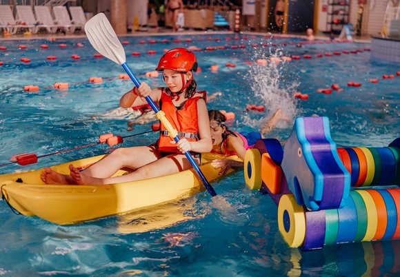 Łódź. Ferie w Aquaparku Fala w Łodzi. Nauka pływania, saunowanie dla dzieci, nurkowanie i więcej