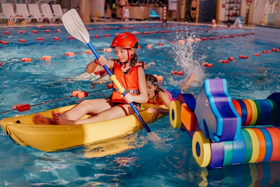 Łódź. Ferie w Aquaparku Fala w Łodzi. Nauka pływania, saunowanie dla dzieci, nurkowanie i więcej