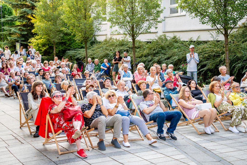 Łódź. Jazzowe Wtorki w Łodzi. Youth Jazz Band wystąpił w Pasażu Róży