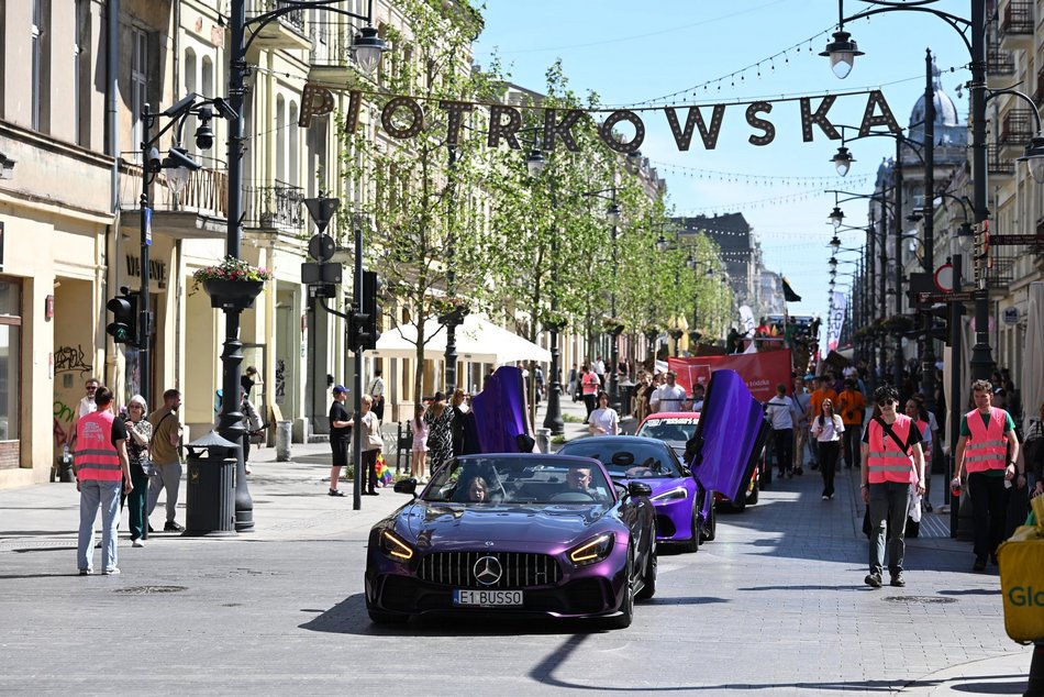 Łódź. Juwenalia 2026 w Łodzi czas start! Kolorowa parada studentów przeszła Piotrkowską
