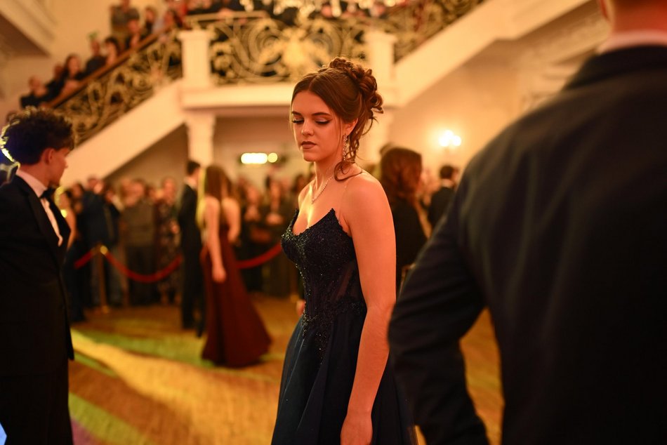 Studniówka III LO w Łodzi. Szyk i elegancja w Białym Pałacu