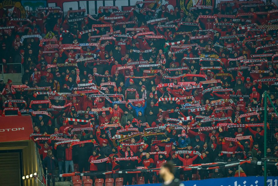 Łódź. Kibice na meczu Widzew Łódź - Cracovia. Byłeś/aś? Znajdź się w galerii!