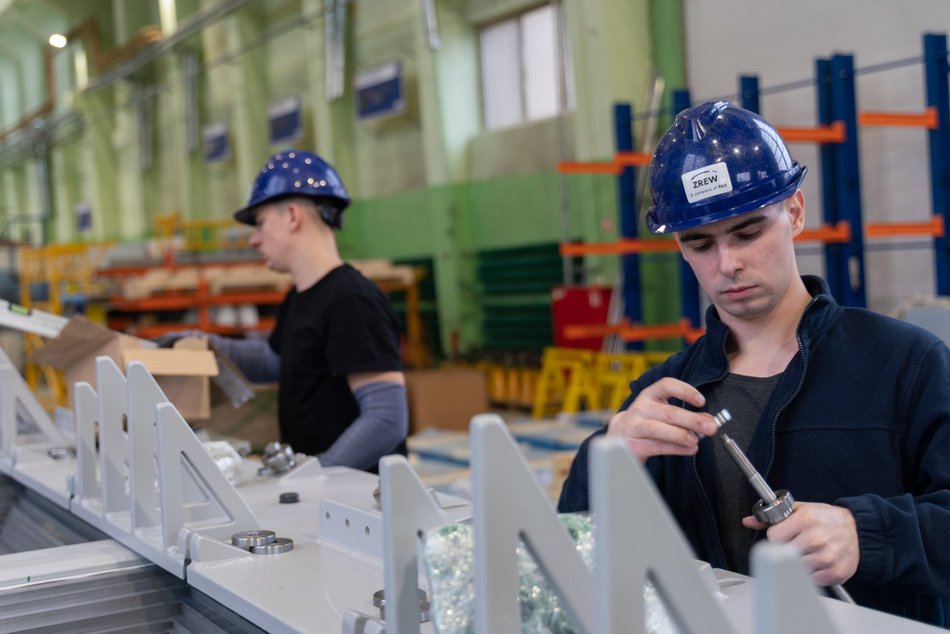 Łódź. Aż 200 nowych miejsc pracy w Łodzi! Firma ZREW Transformatory szuka pracowników