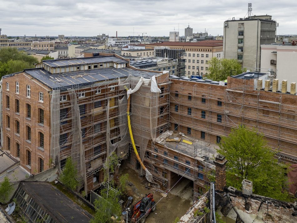 Remont fabryk pasaż Schillera ulica Sienkiewicza plac budowy