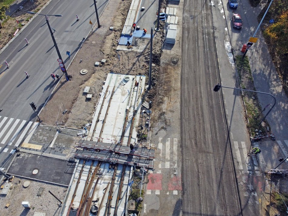 Remont Śmigłego-Rydza. Trwa układanie szyn tramwajowych