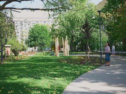 Łódź. Takiego skweru w Łodzi jeszcze nie było! Siłownia, park sensoryczny i plac zabaw już gotowe