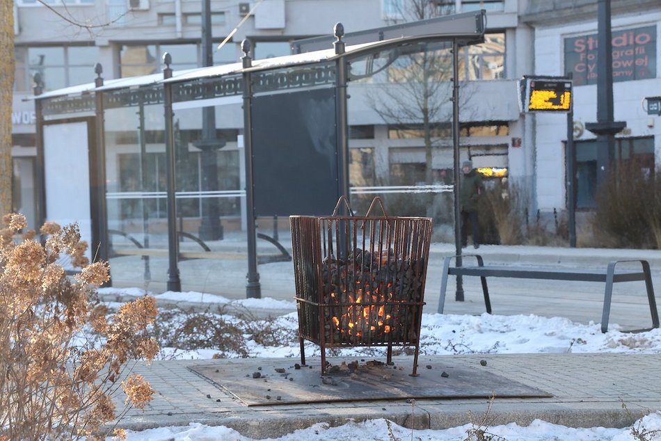 Łódź. Koksowniki na ulicach miasta
