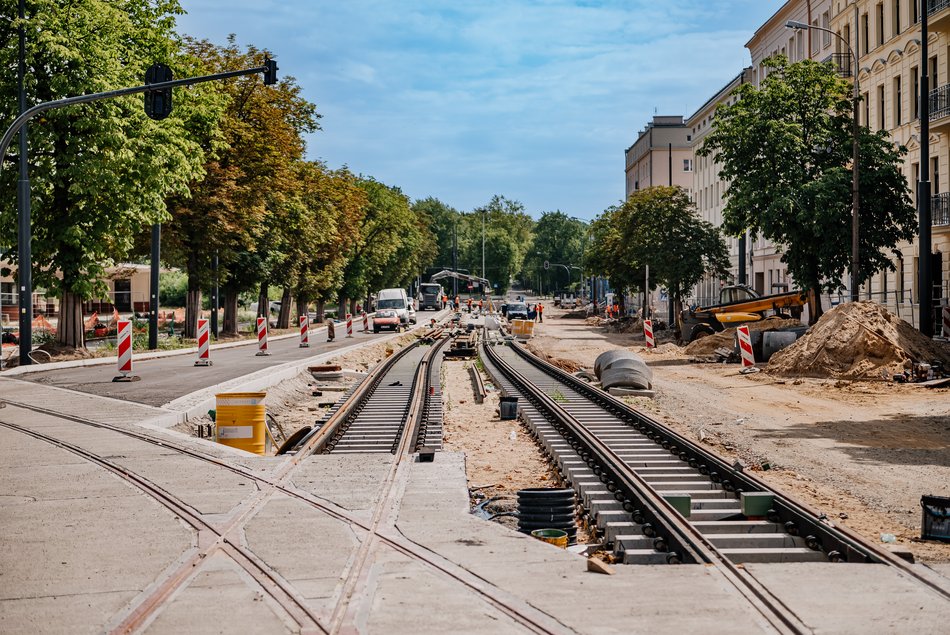 Bulwary Północne - plac budowy, nowa ulica i tory tramwajowe