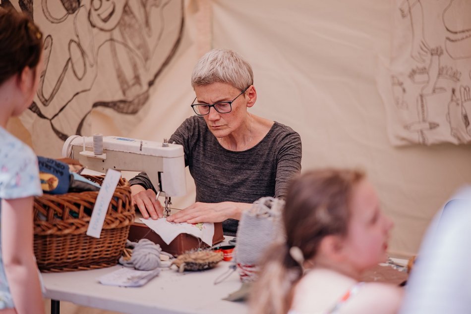 Łódź. Miejski Dzień Dziecka 2025 w Łodzi. Majka Jeżowska, dmuchańce i pokazy [ZDJĘCIA]