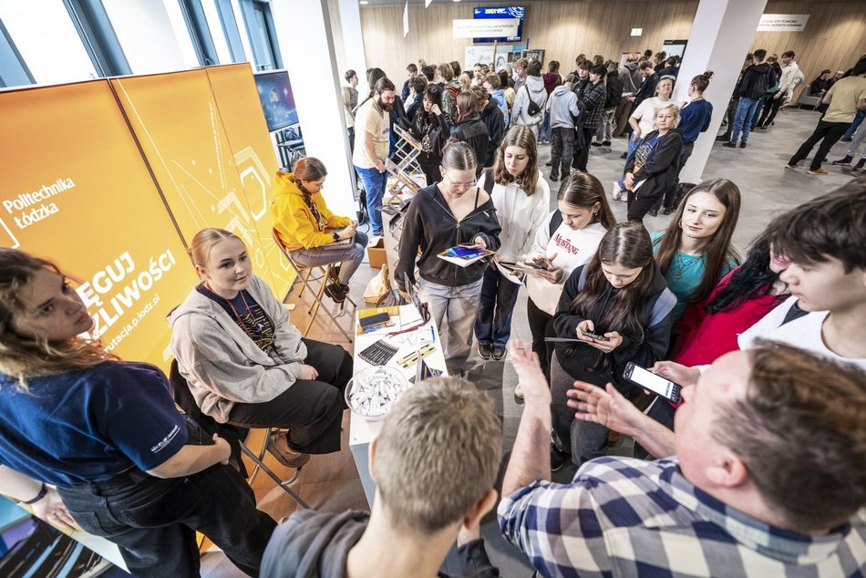 Uczelnie w Łodzi zapraszają na dni otwarte. Rozmowy, oprowadzania i szczegóły rekrutacji