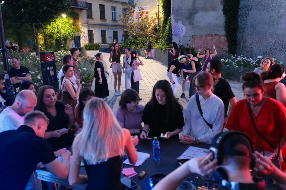 Łódź. Wakacje na Piotrkowskiej 2026 w Łodzi. Silent disco opanowało centrum!