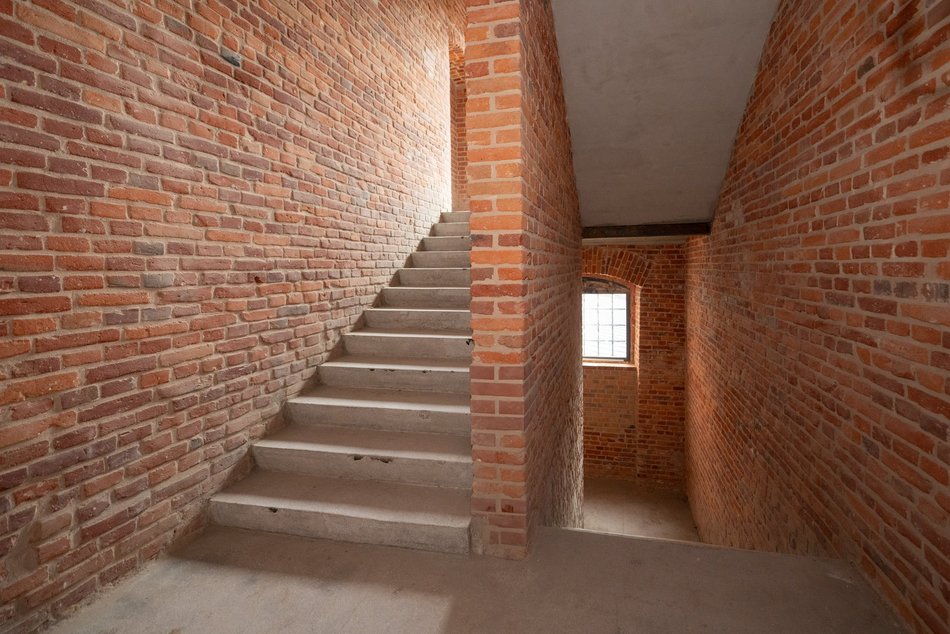 Rewitalizacja dawnej fabryki przy Sienkiewicza w Łodzi. Porzucony remont zostanie dokończony