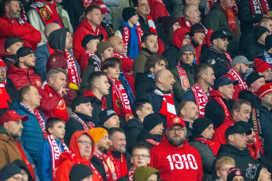 Łódź. Kibice na meczu Widzew Łódź - Lech Poznań. Byłeś/aś? Znajdź się w galerii!