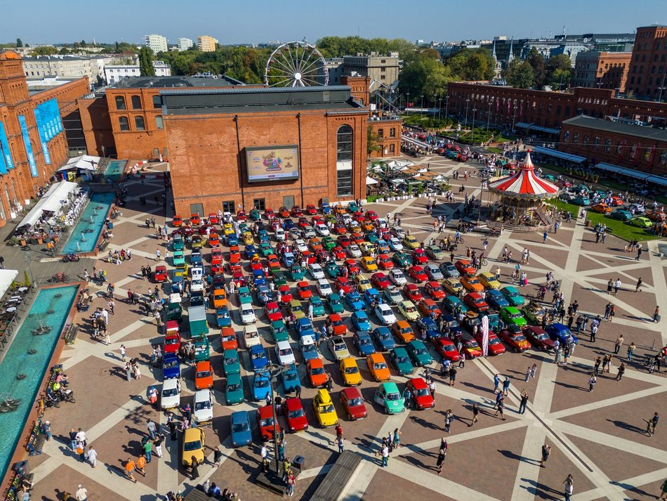 Zlot Maluchów w Manufakturze