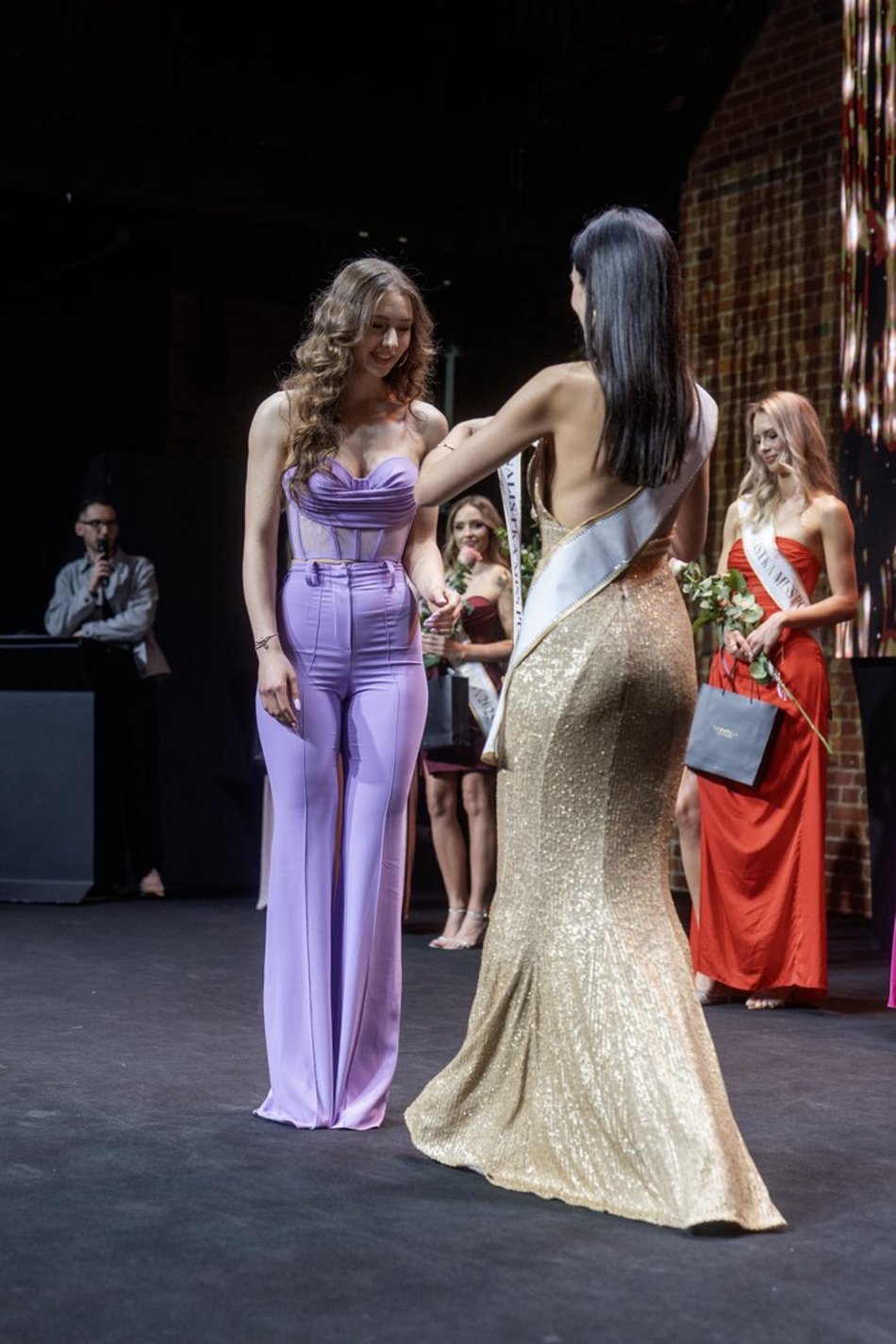 Przedstawienie finalistek Miss Polonia 2025 w Łodzi. Wzruszające pożegnanie Mai Klajdy