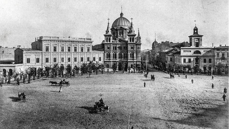 Plac Wolności w Łodzi na przestrzeni dekad. Cofnij się w czasie!