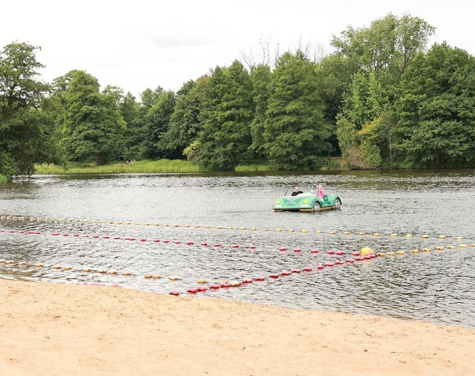 Łódź. Cisza i spokój na Stawach Stefańskiego w Łodzi. Idealne miejsce na niedzielne popołudnie