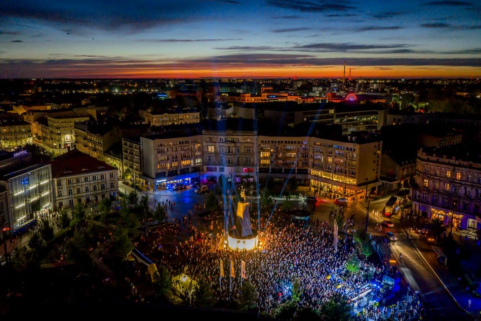 Łódź. Parada Wolności 2025 w Łodzi z lotu ptaka. Te zdjęcia zapierają dech!