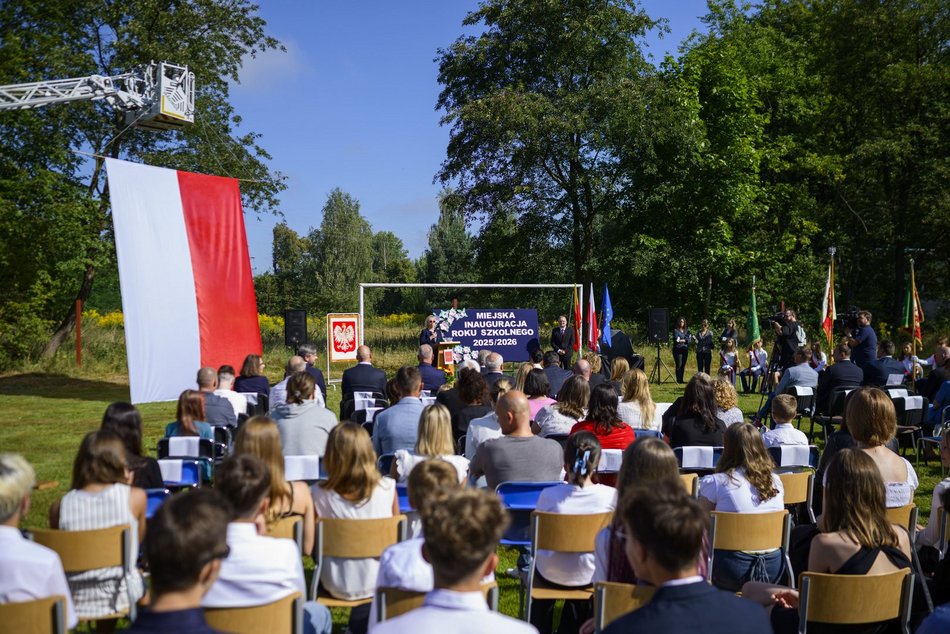 Rozpoczęcie roku szkolnego w Szkole Podstawowej nr 61 w Łodzi. Była niespodzianka